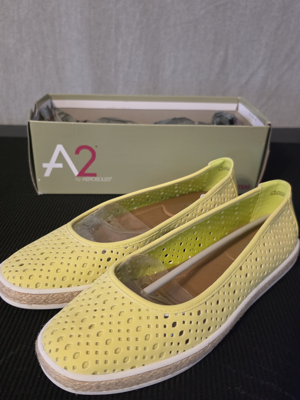 A2 by Aerosoles Lime Green Perforated Slip-On Flats Size 11M